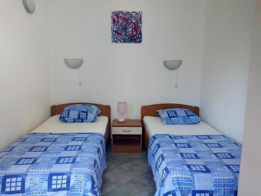 Apartmani Paulo Вис Екстериор снимка